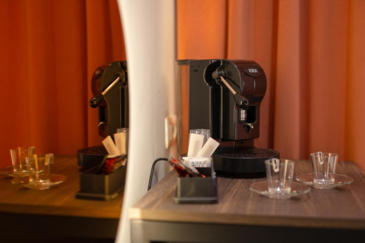 Piezz' E Sole Hotel Napoli Ngoại thất bức ảnh