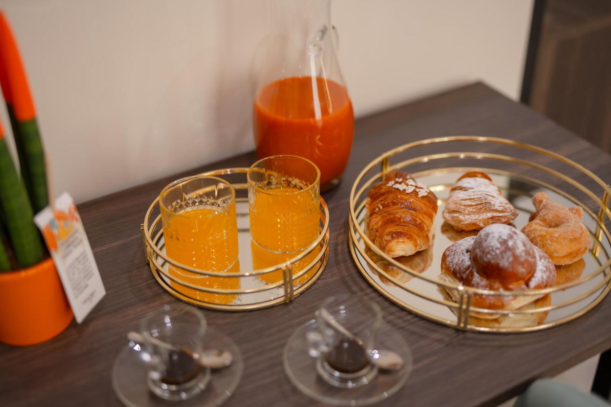 Piezz' E Sole Hotel Napoli Ngoại thất bức ảnh