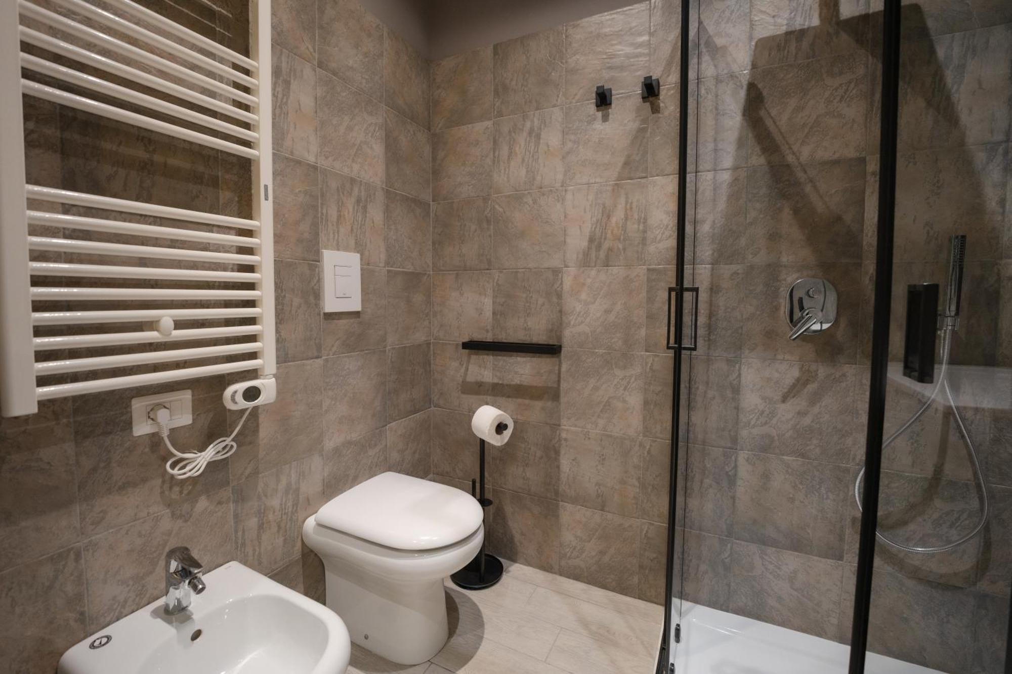 Piezz' E Sole Hotel Napoli Ngoại thất bức ảnh